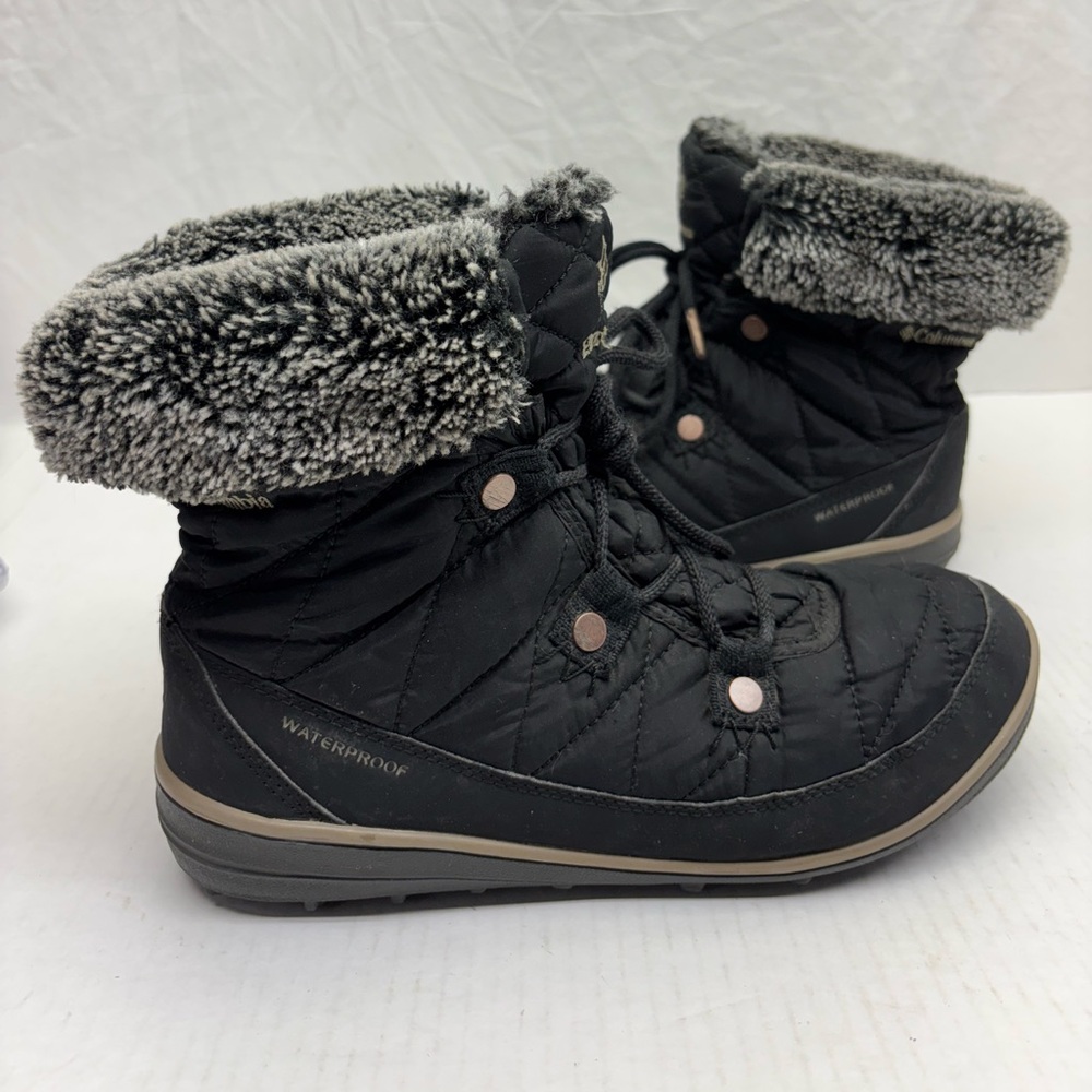Columbia Black Quilted Waterproof Winter Boots with Faux Fur Collar, SZ 9 box 22